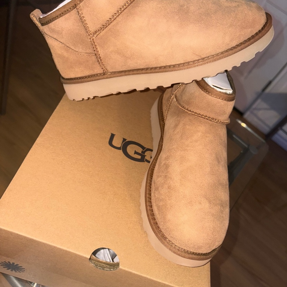 ugg womens boots BRAND NEW!